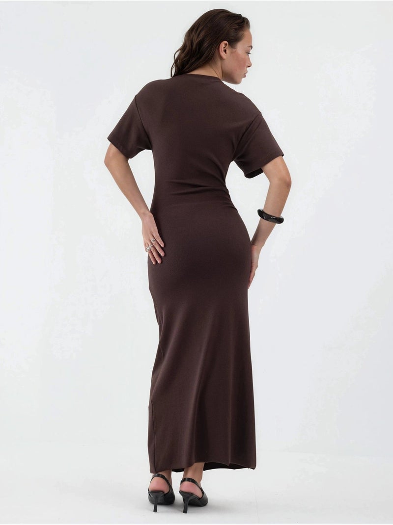 Effen bodycon midi-jurk met ronde hals busem Chocoladebruin - Kiabi