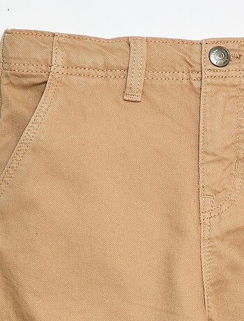 Effen broek met meerdere zakken