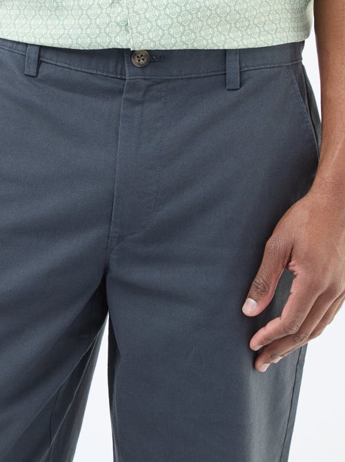 Effen chino met standaard taille - Kiabi