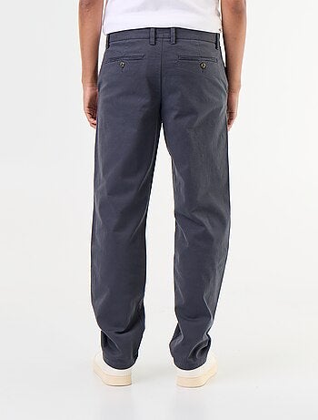 Effen chino met standaard taille