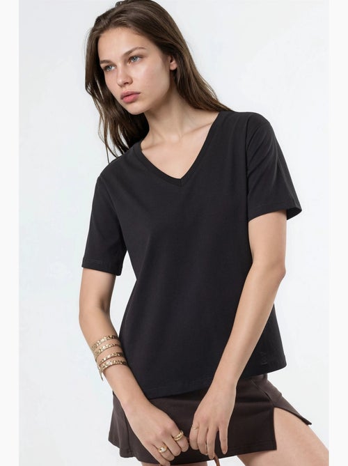 Effen gebreid t-shirt met v-hals busem - Kiabi