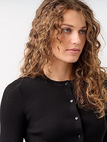 Effen geribbeld vest met ruchesafwerkingen