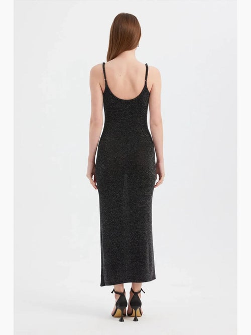 Effen geweven maxi-jurk met spaghettibandjes hiccup - Kiabi Effen geweven maxi-jurk met spaghettibandjes hiccup - Kiabi