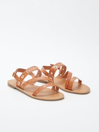 Effen sandalen met studs op de bandjes