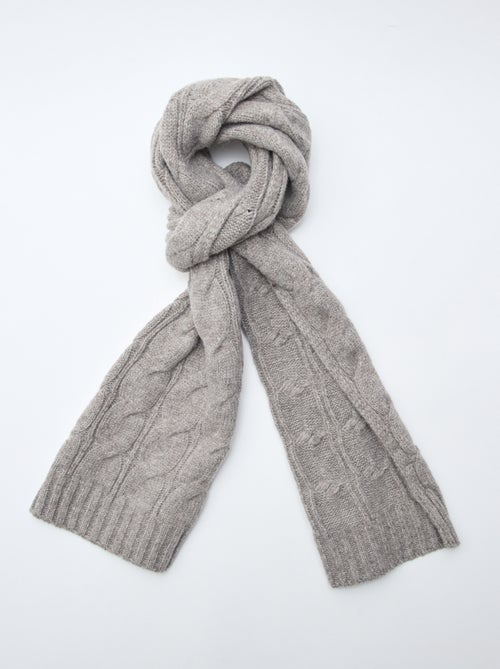Effen sjaal met kabelpatroon - Kiabi Effen sjaal met kabelpatroon - Kiabi