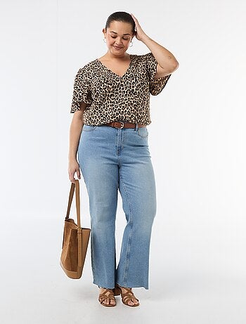 Effen, soepelvallende blouse met korte mouwen