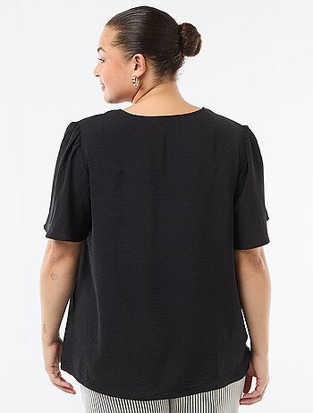 Effen, soepelvallende blouse met korte mouwen