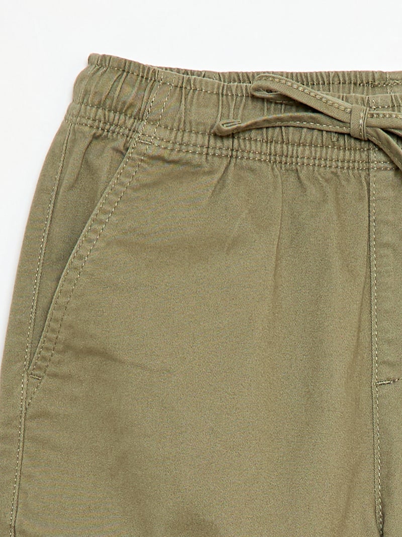 Effen stretch broek met meerdere zakken Groen - Kiabi