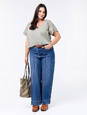 Effen T-shirt met borduursels op de mouwen