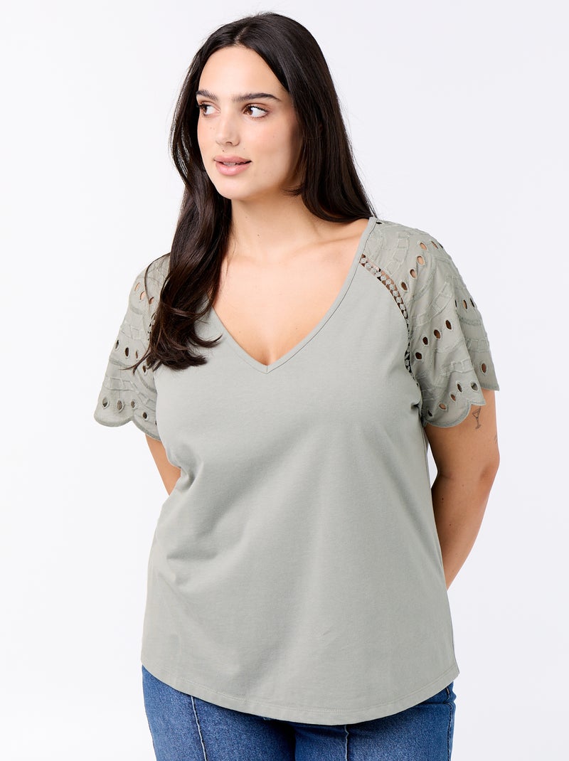 Effen T-shirt met borduursels op de mouwen Groen - Kiabi