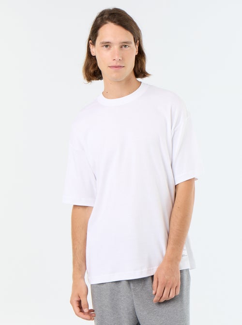 Effen T-shirt met korte mouwen en ronde hals - Kiabi Effen T-shirt met korte mouwen en ronde hals - Kiabi