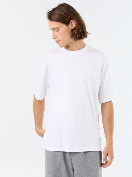 Effen T-shirt met korte mouwen en ronde hals - Kiabi Effen T-shirt met korte mouwen en ronde hals - Kiabi
