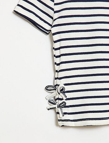 Effen T-shirt met sierknopen