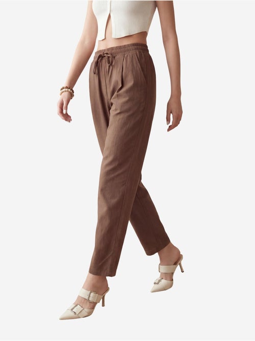 Enkel-lange broek met trekkoord in de taille en zak my fashion - Kiabi Enkel-lange broek met trekkoord in de taille en zak my fashion - Kiabi
