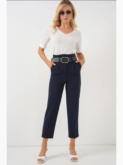 Enkelhoge rechte broek met strik bdart - Kiabi Enkelhoge rechte broek met strik bdart - Kiabi