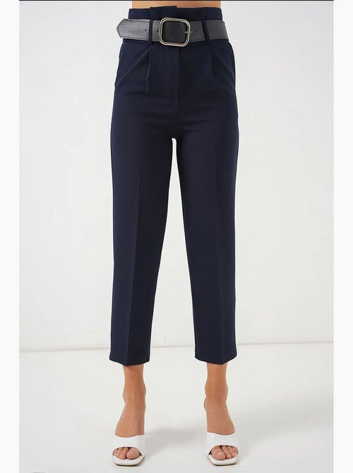 Enkelhoge rechte broek met strik bdart - Kiabi Enkelhoge rechte broek met strik bdart - Kiabi