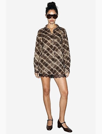 Ensemble chemise à carreaux oversize et jupe courte à jambes larges lucci