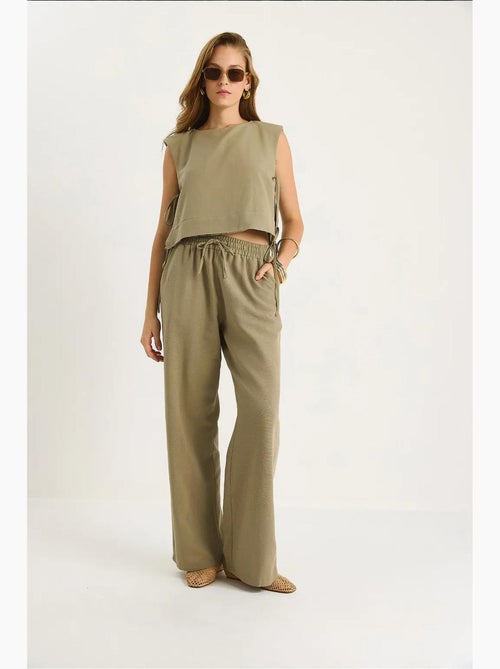 Ensemble deux pièces à col ras du cou et fermeture à nouer avec pantalon large lucci - Kiabi