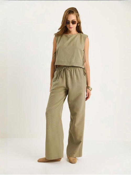 Ensemble deux pièces à col ras du cou et fermeture à nouer avec pantalon large lucci - Kiabi