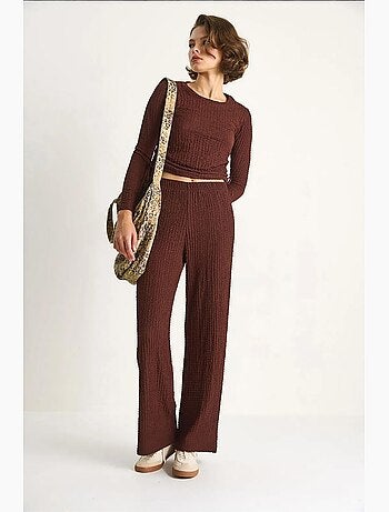 Ensemble deux pièces ajusté avec pantalon évasé lucci