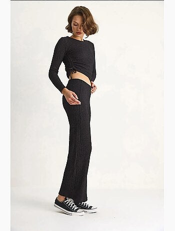 Ensemble deux pièces ajusté avec pantalon évasé lucci