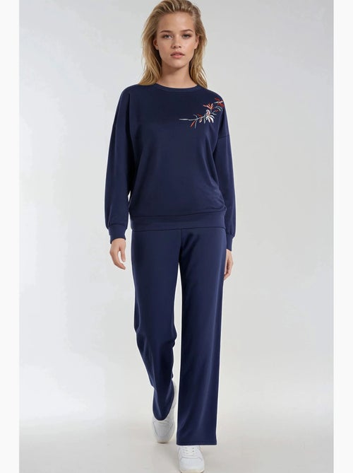 Ensemble deux pièces long à col rond brodé et pantalon à jambes larges hiccup - Kiabi
