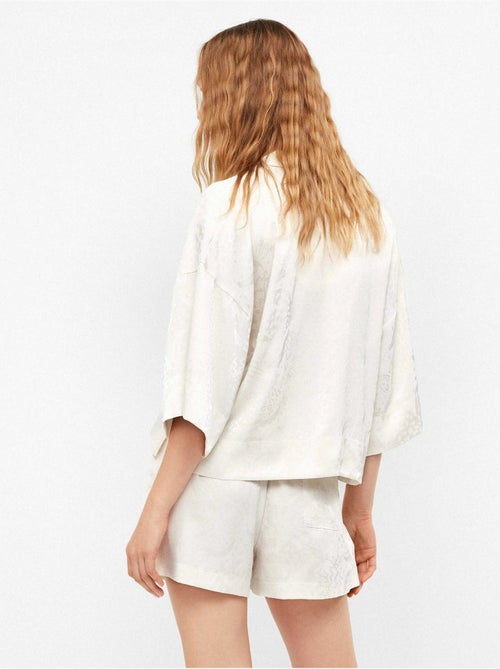Ensemble pyjama short et chemise en tissu jacquard satiné - Kiabi Ensemble pyjama short et chemise en tissu jacquard satiné - Kiabi