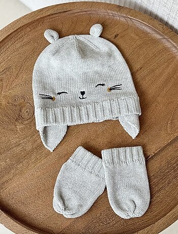 Esmée gebreide babymuts en wantjes