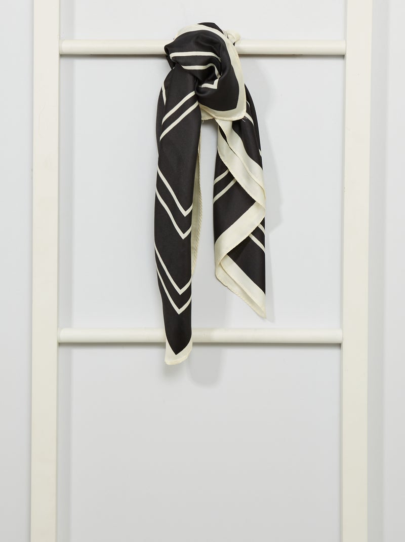 Foulard carré fluide et léger noir - Kiabi