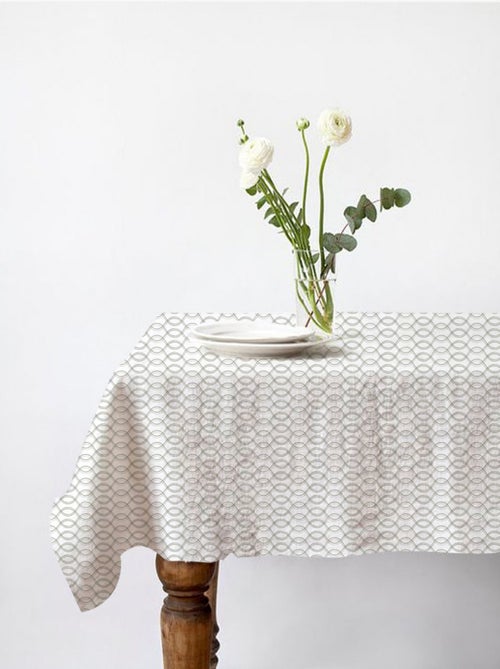 Future Home - Nappe carrée anti-taches déperlante géométrique - Kiabi Future Home - Nappe carrée anti-taches déperlante géométrique - Kiabi