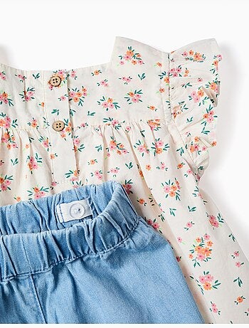Gebloemde blouse en denim short