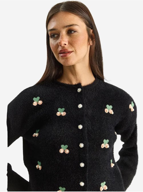 Geborduurd vest met knoopsluiting lucci - Kiabi Geborduurd vest met knoopsluiting lucci - Kiabi