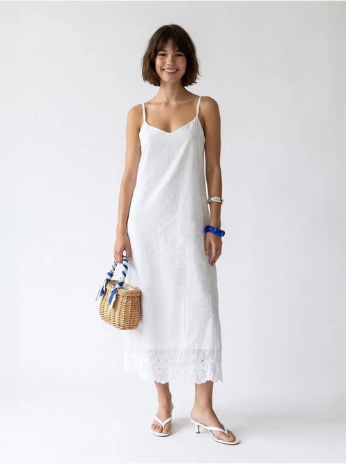 Geborduurde a-lijn midi slipdress mixray - Kiabi Geborduurde a-lijn midi slipdress mixray - Kiabi