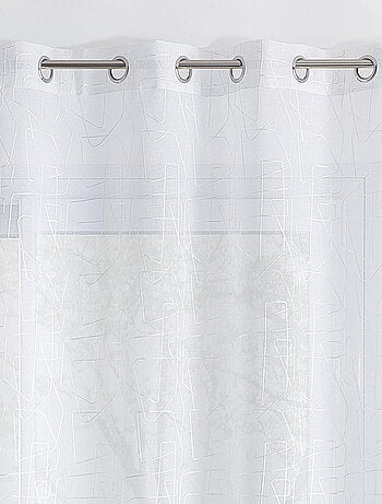 Geborduurde voile in grafische stijl