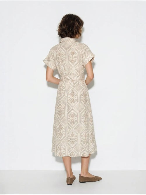 Gecentreerde midi overhemdjurk van katoen met geometrische print lucci - Kiabi Gecentreerde midi overhemdjurk van katoen met geometrische print lucci - Kiabi