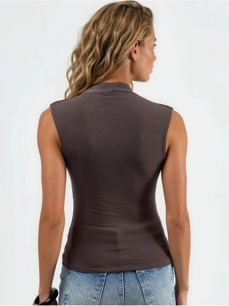 Gedrapeerde mouwloze blouse met v-hals busem Donkerbruin - Kiabi