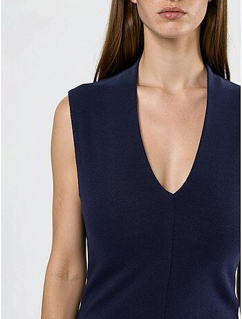 Gedrapeerde mouwloze blouse met v-hals busem