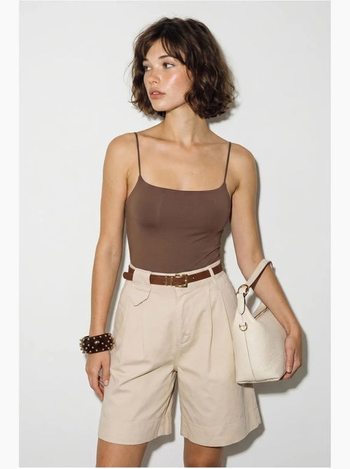 Geklede short met hoge taille en ceintuur lucci - Kiabi Geklede short met hoge taille en ceintuur lucci - Kiabi
