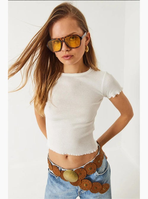 Geribbeld crop t-shirt met ronde hals en golvende rand. Lucci - Kiabi