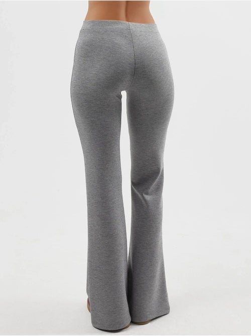 Geribde elastische flared broek busem - Kiabi Geribde elastische flared broek busem - Kiabi