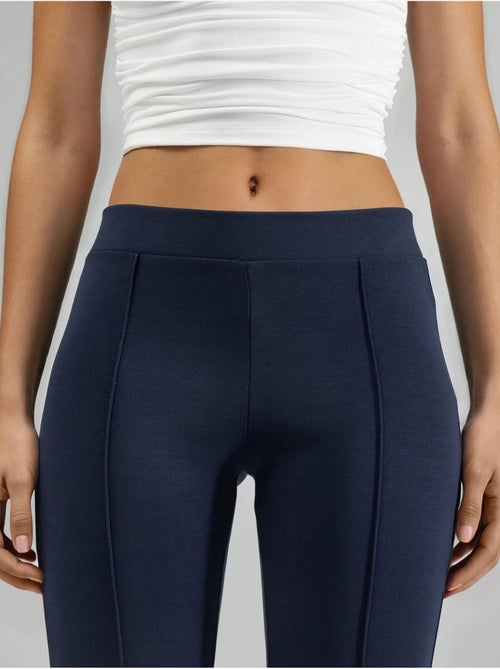 Geribde elastische flared broek busem - Kiabi Geribde elastische flared broek busem - Kiabi