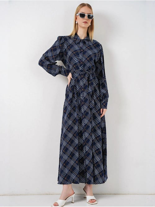 Geruite midi blousejurk met knoopsluiting bdart - Kiabi Geruite midi blousejurk met knoopsluiting bdart - Kiabi