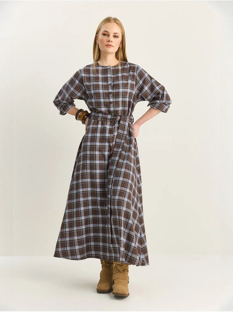 Geruite midi-jurk met riem lucci Bruin - Kiabi
