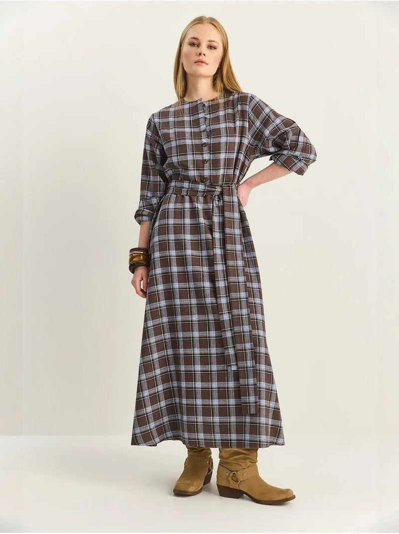 Geruite midi-jurk met riem lucci Bruin - Kiabi