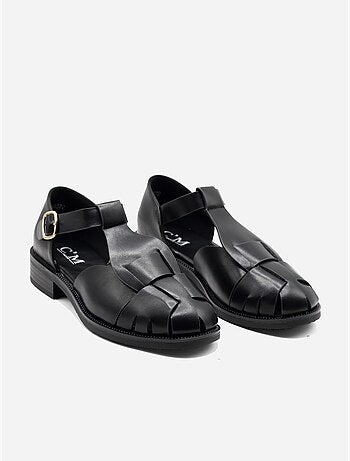 Gesloten platte sandalen