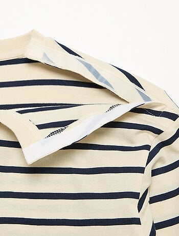Gestreept T-shirt met klittenbandsluiting op de schouder - makkelijk aan te trekken collectie