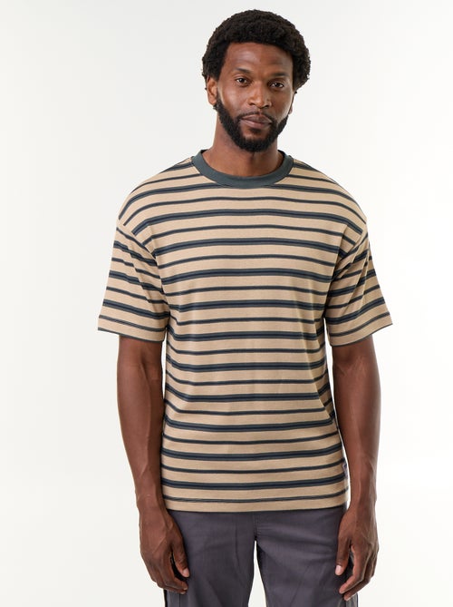 Gestreept T-shirt met korte mouwen - Kiabi Gestreept T-shirt met korte mouwen - Kiabi