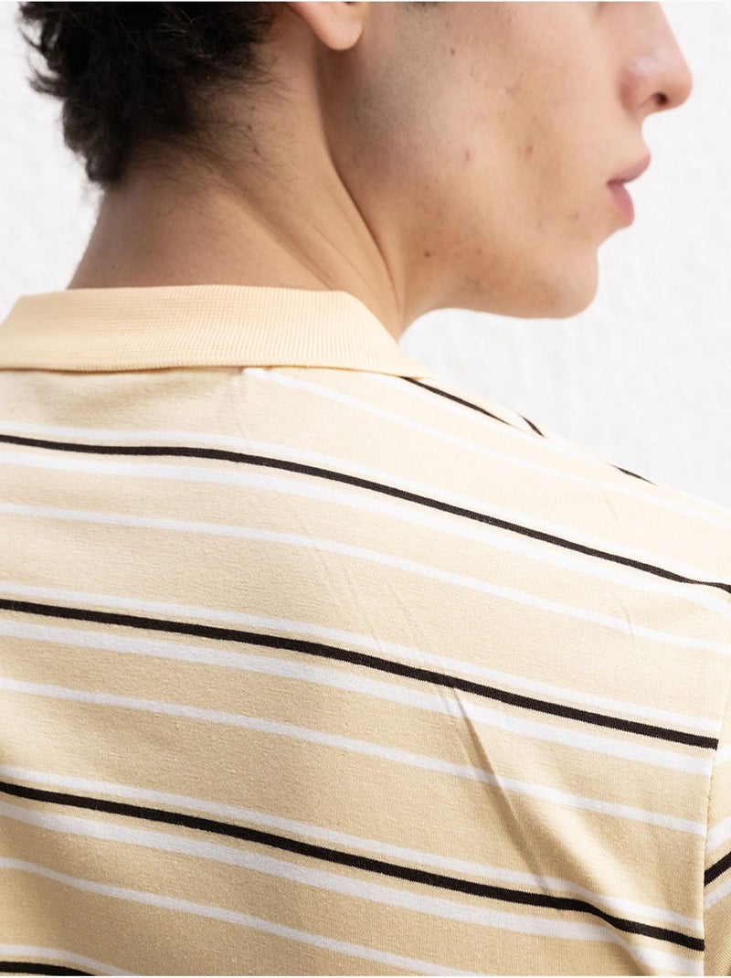 Gestreept t-shirt met polokraag en knopen giesto Amber - Kiabi