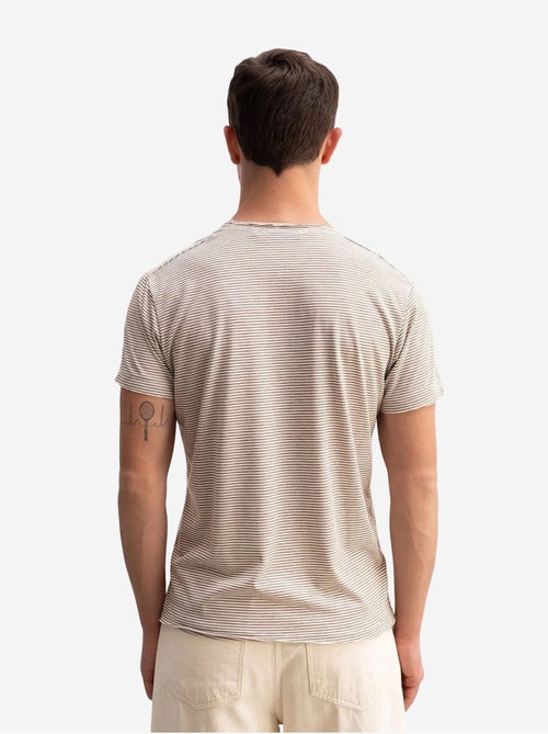 Gestreept t-shirt met ronde hals en borduursel giesto - Kiabi Gestreept t-shirt met ronde hals en borduursel giesto - Kiabi