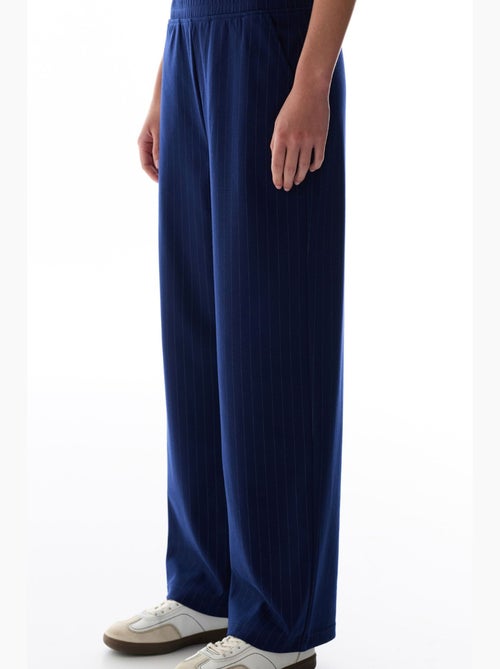 Gestreepte broek met hoge taille penti - Kiabi Gestreepte broek met hoge taille penti - Kiabi